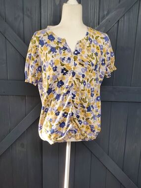 Liz Claiborne Blue and Light Gold Floral Button-Front Top